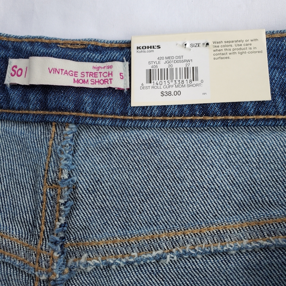 SO High-Rise Distressed Mom Shorts Size 5 - Picture 4 of 13